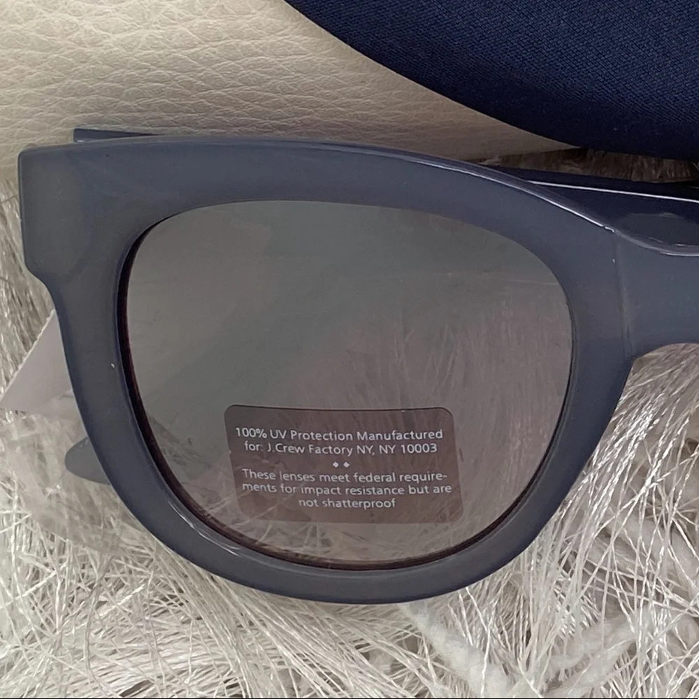 New J. Crew Unisex Classic Square-Frame Sunglasses With Soft Case Gray